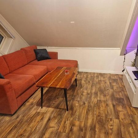 Smaller Apartment Next To Bridge Тромсё Экстерьер фото