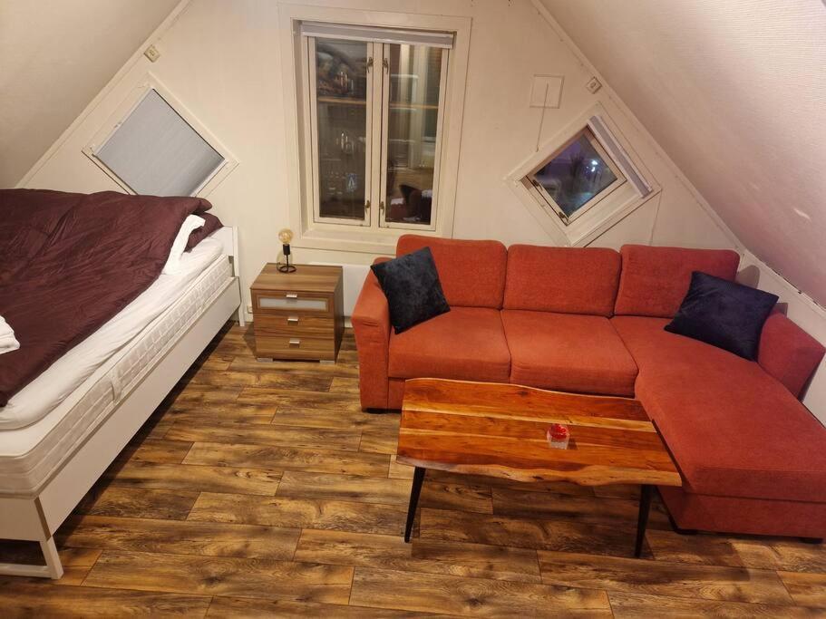 Smaller Apartment Next To Bridge Тромсё Экстерьер фото
